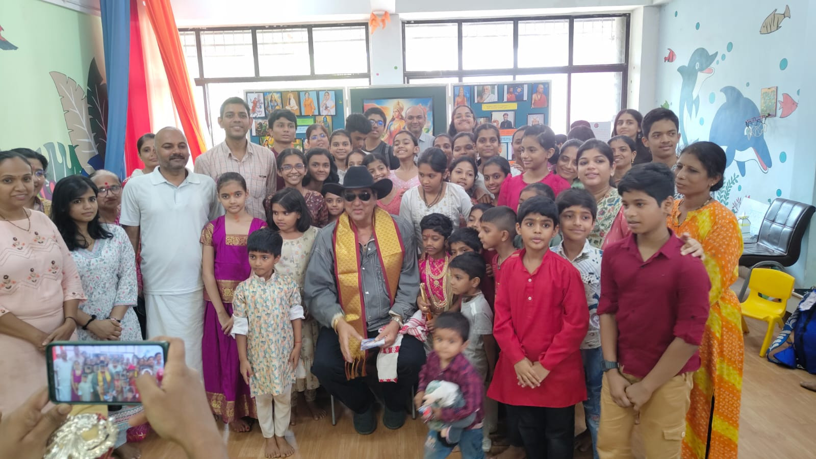 Group Photo of Gyankul with Mukesh Khanna ji